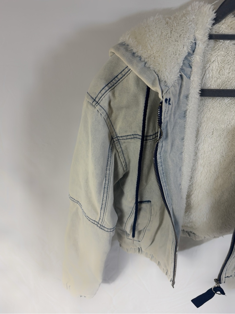 Ashley By 26 International Light Wash Denim Jacket with Cream Sherpa Lining - Picture 5 of 9
